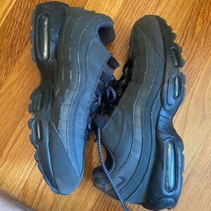 Black air max shoes